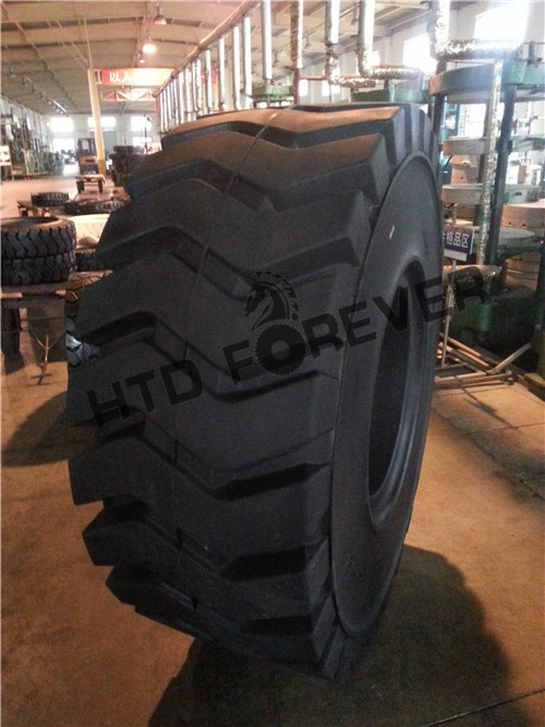 廢鋼轉(zhuǎn)運裝載機(jī)